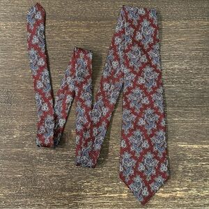 Christian Dior All Silk Deep Red Paisley Design Print Mens Neck Tie Burgundy